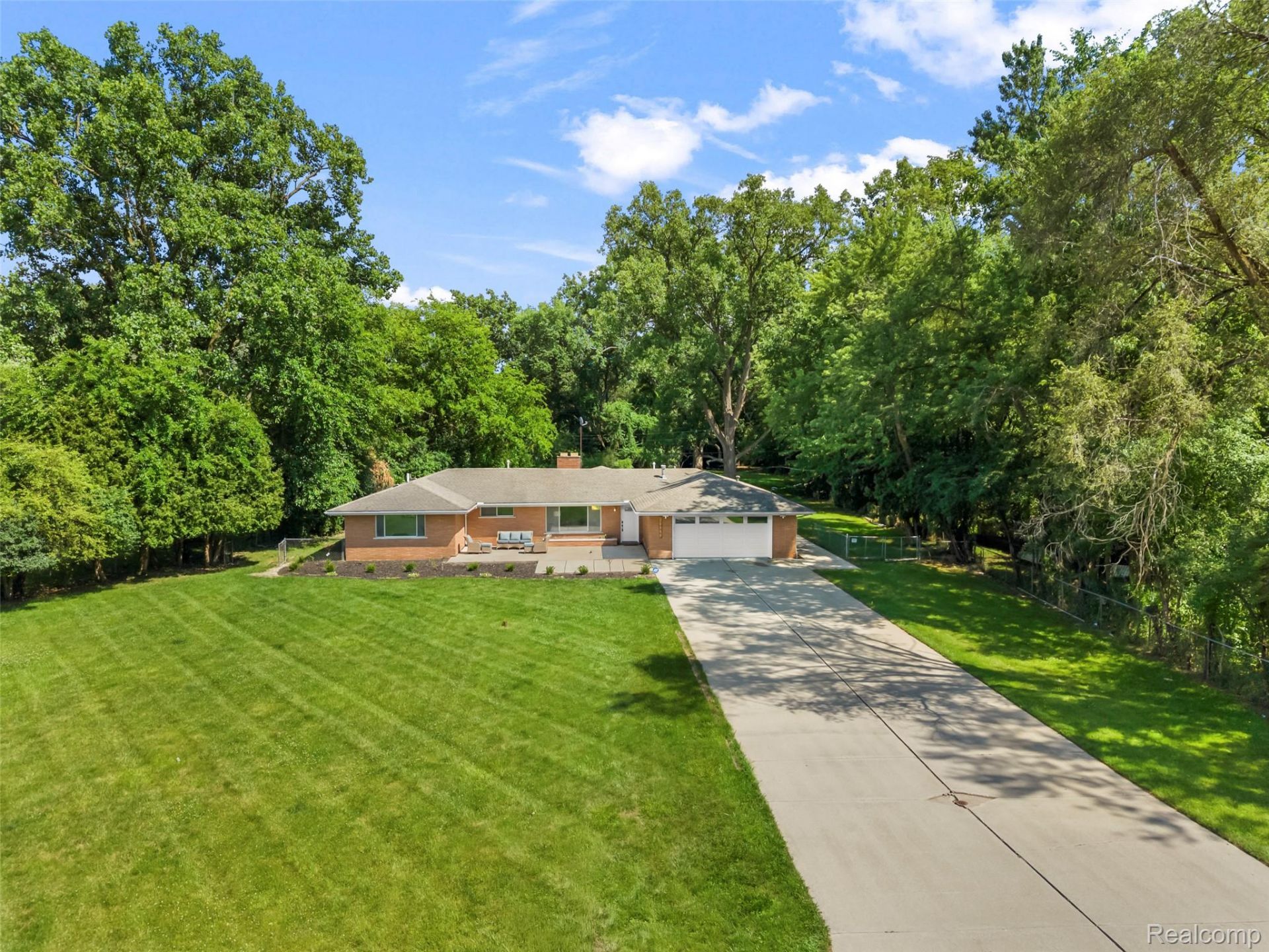 25555 Forestview Drive, Southfield, Mi 48033 Main Photo