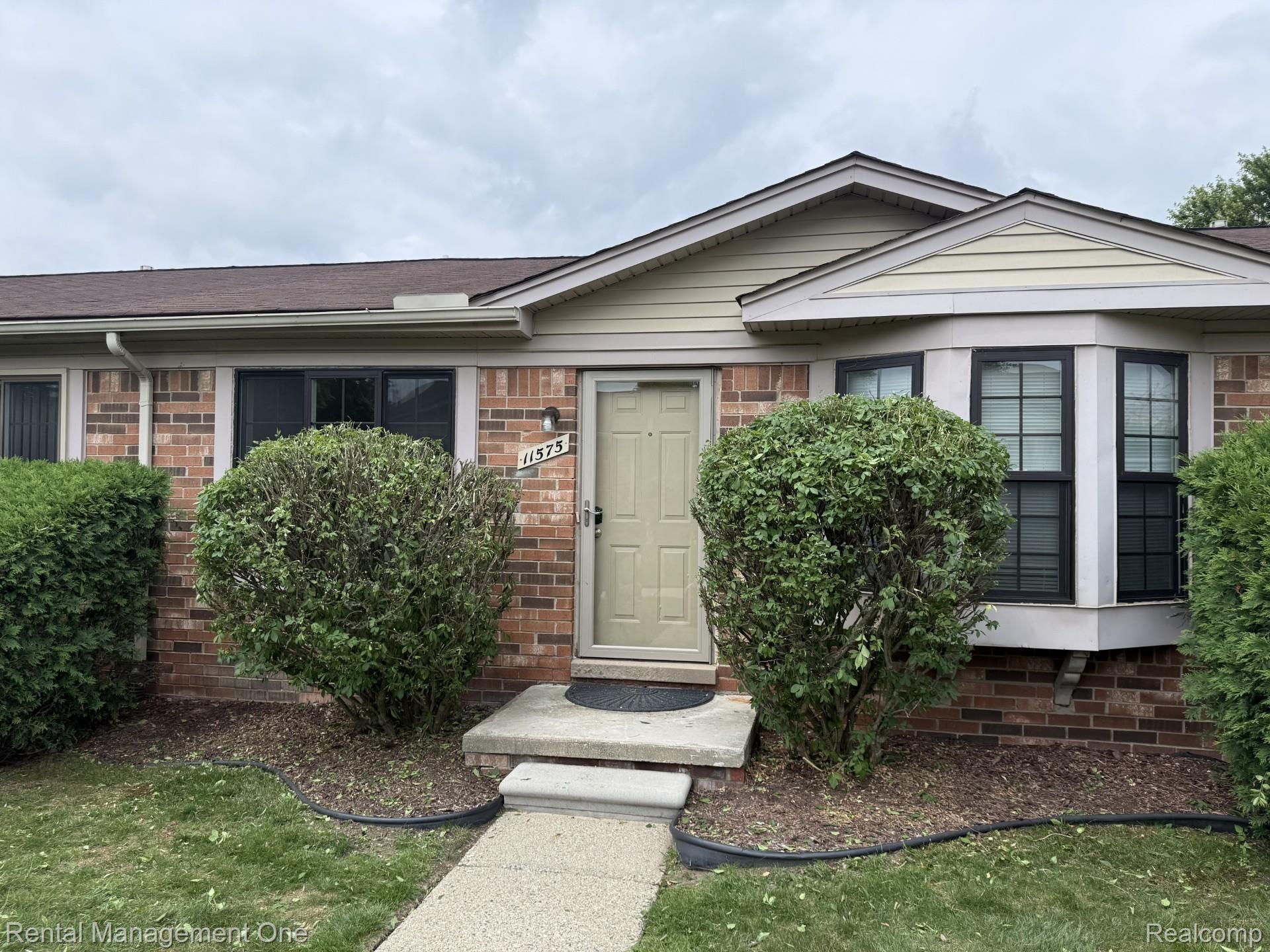 11575 Lynhurst Drive, Washington Township, Mi 48094 Main Photo