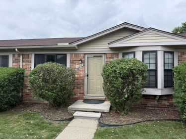 11575 Lynhurst Drive, Washington Township, Mi 48094