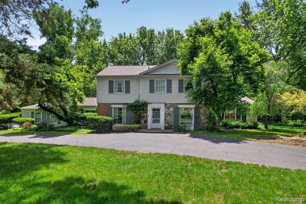 321 Barden Road, Bloomfield Hills, MI 48304 Main Photo