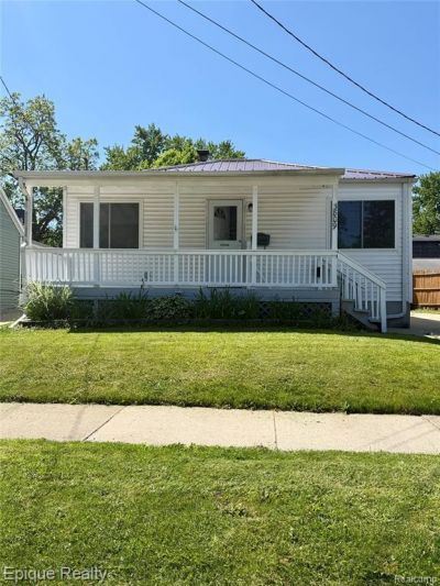 3809 Larchmont Street, Flint, MI 48532 Main Photo
