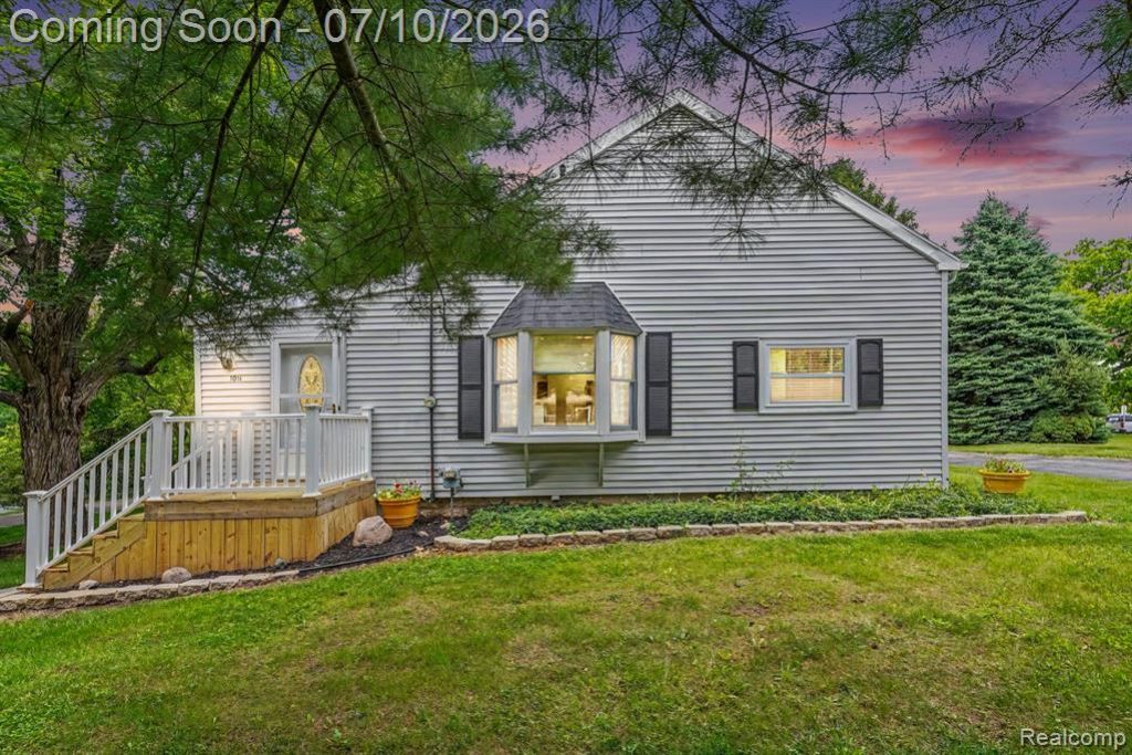 1014 Pearl Street, DeWitt Township, MI 48906 Main Photo