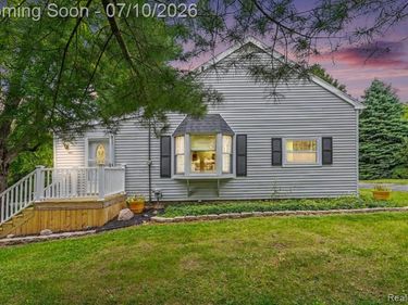 1014 Pearl Street, DeWitt Twp, MI 48906