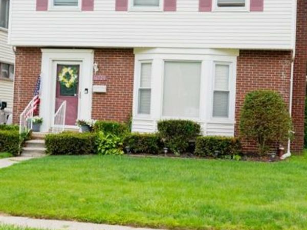 16729 Glastonbury Road, Detroit, MI 48219