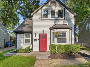 622 N Rembrandt Avenue, Royal Oak, MI 48067