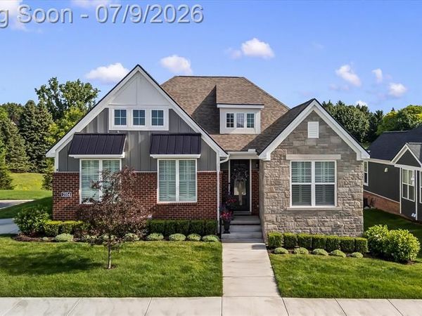 2554 Middleton Street, Rochester Hills, MI 48309