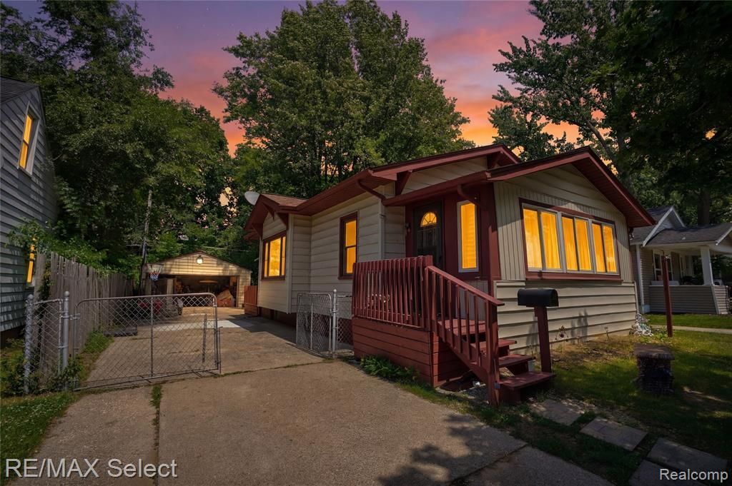 4233 Menton Street, Flint, MI 48507 Main Photo