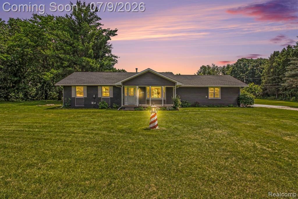 2176 Kingston Drive, Hamburg Township, MI 48169 Main Photo