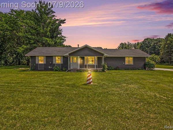 2176 Kingston Drive, Hamburg Twp, MI 48169