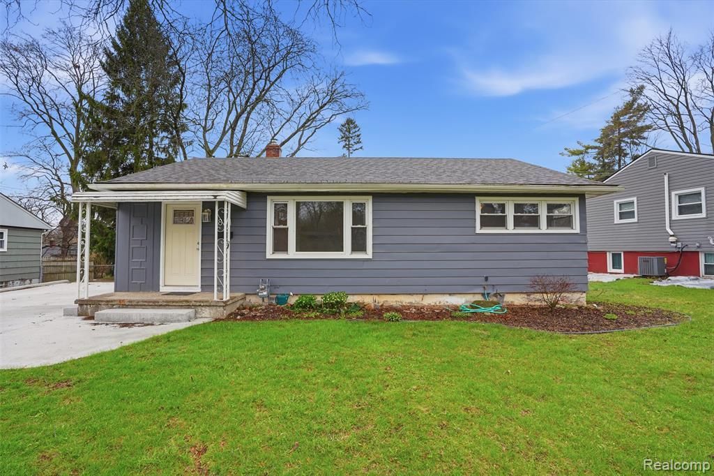 831 Loyola Drive, Ann Arbor, MI 48103 Main Photo