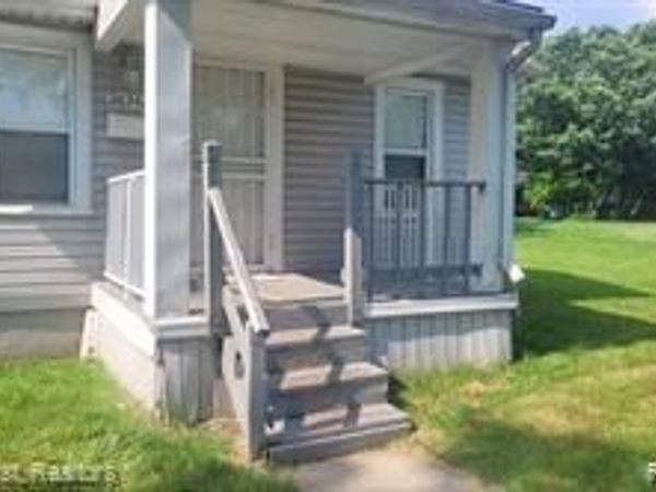 7776 Mettetal Street, Detroit, MI 48228