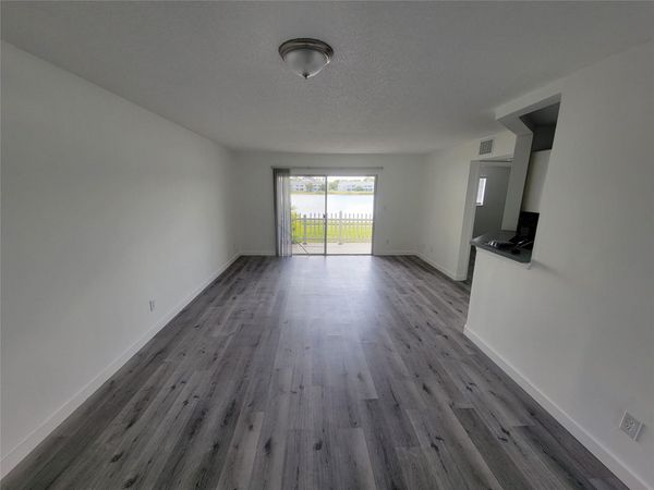 3465 NW 44th Street, Unit 106, Oakland Park, FL 33309