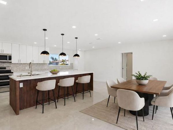 21020 Highland Lakes Boulevard, Miami, FL 33179
