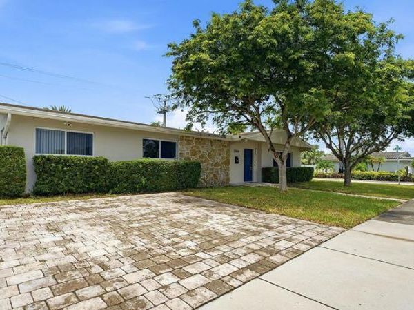 21020 Highland Lakes Boulevard, Miami, FL 33179