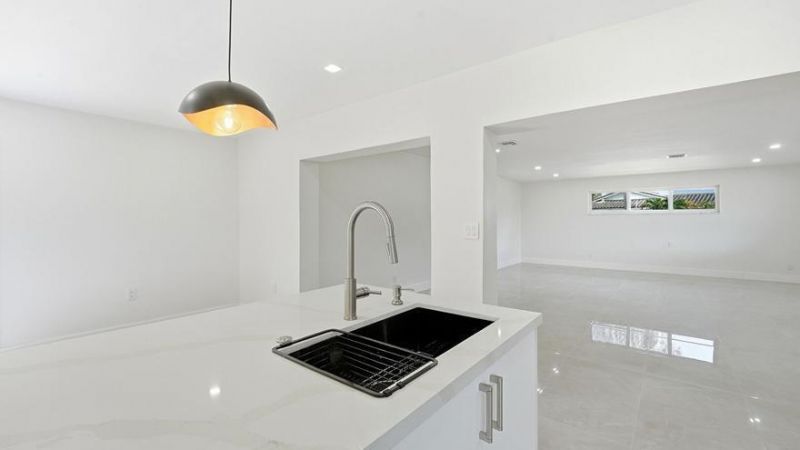 21020 Highland Lakes Boulevard, Miami, FL 33179 Photo