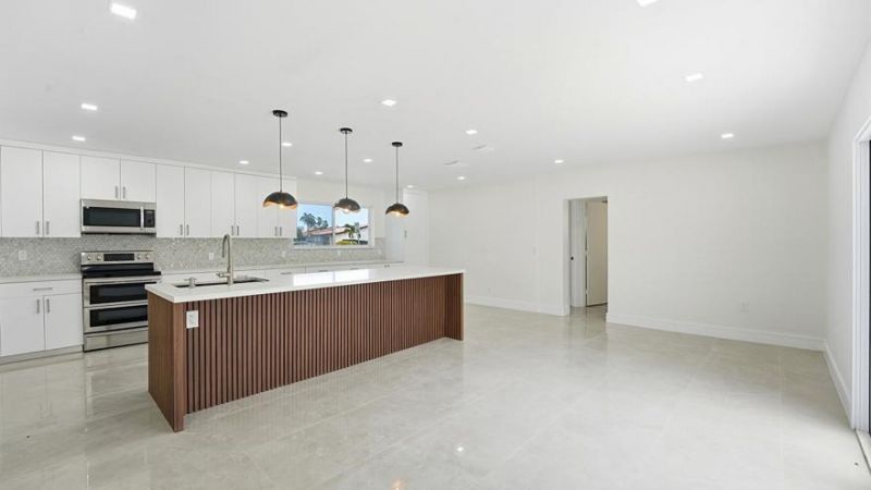 21020 Highland Lakes Boulevard, Miami, FL 33179 Photo