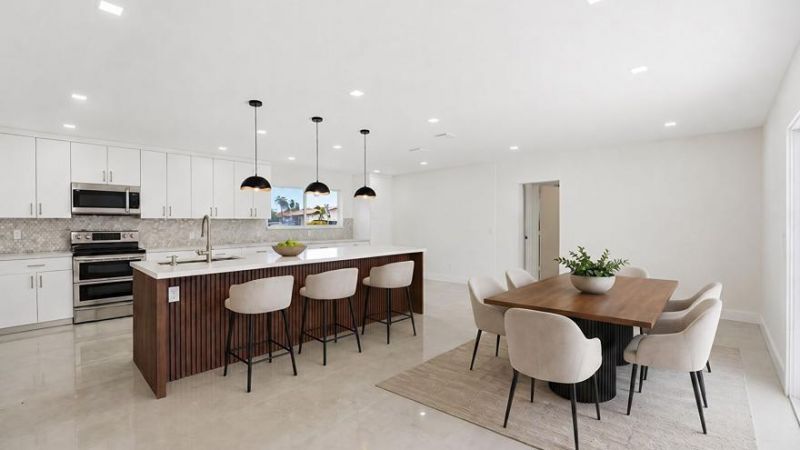21020 Highland Lakes Boulevard, Miami, FL 33179 Photo