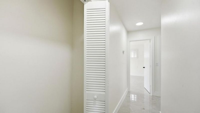21020 Highland Lakes Boulevard, Miami, FL 33179 Photo