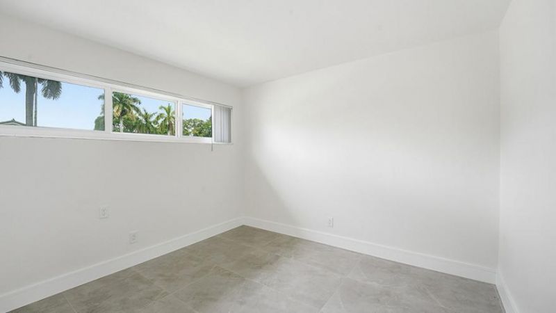 21020 Highland Lakes Boulevard, Miami, FL 33179 Photo