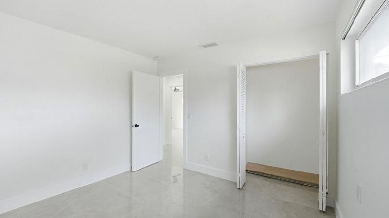 21020 Highland Lakes Boulevard, Miami, FL 33179 Photo