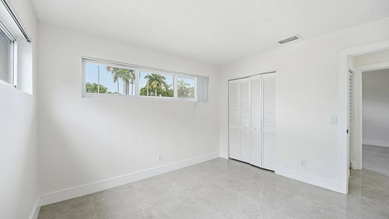 21020 Highland Lakes Boulevard, Miami, FL 33179 Photo