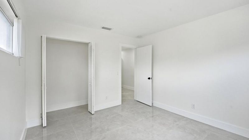 21020 Highland Lakes Boulevard, Miami, FL 33179 Photo