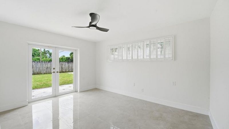 21020 Highland Lakes Boulevard, Miami, FL 33179 Photo