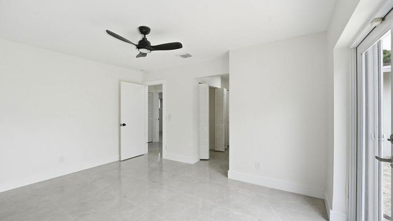 21020 Highland Lakes Boulevard, Miami, FL 33179 Photo
