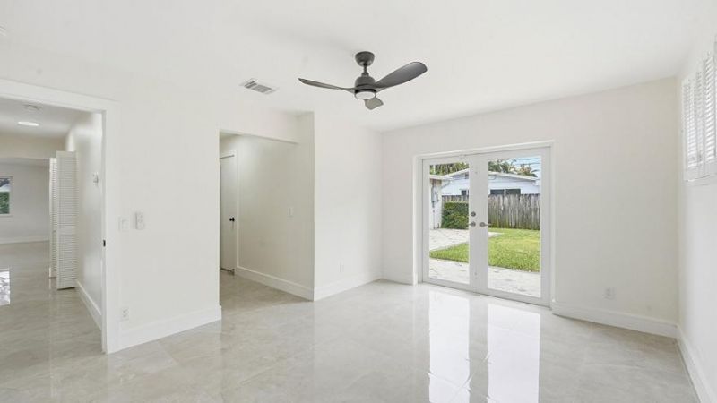 21020 Highland Lakes Boulevard, Miami, FL 33179 Photo