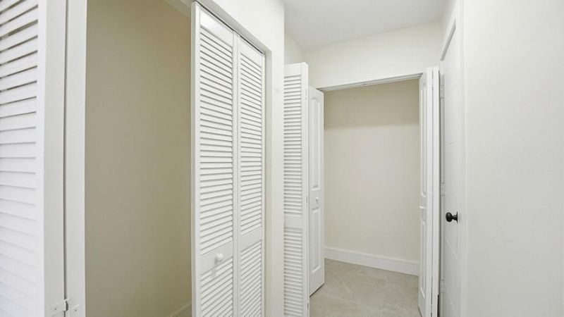 21020 Highland Lakes Boulevard, Miami, FL 33179 Photo