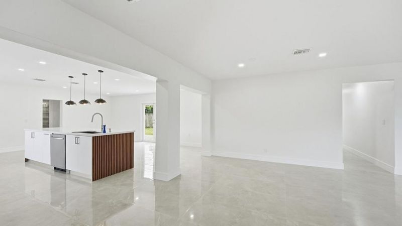 21020 Highland Lakes Boulevard, Miami, FL 33179 Photo