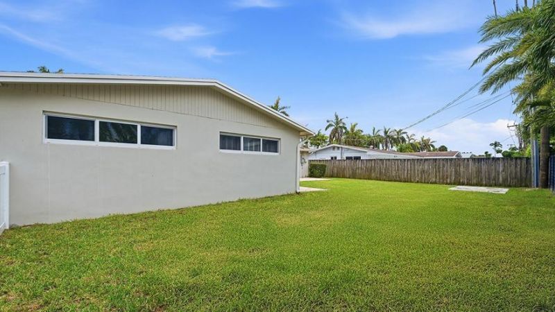 21020 Highland Lakes Boulevard, Miami, FL 33179 Photo