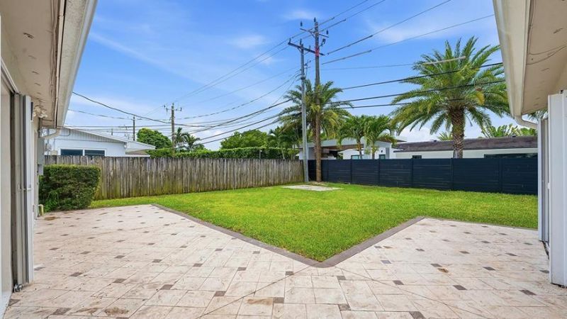 21020 Highland Lakes Boulevard, Miami, FL 33179 Photo