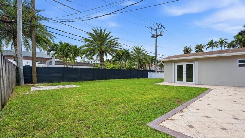 21020 Highland Lakes Boulevard, Miami, FL 33179 Photo