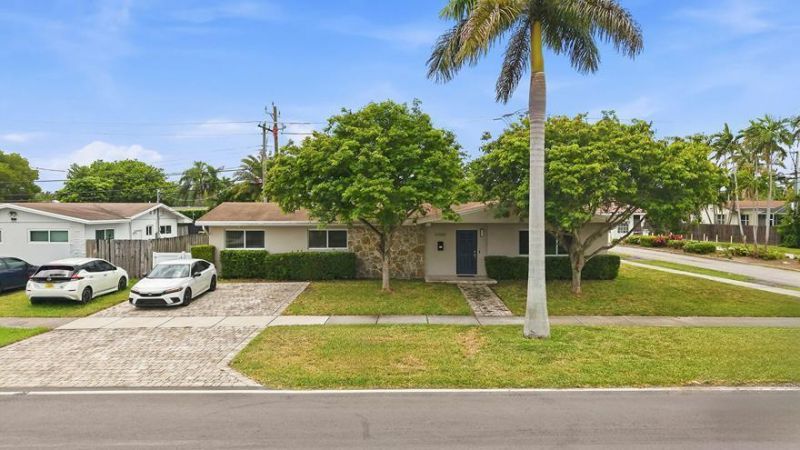 21020 Highland Lakes Boulevard, Miami, FL 33179 Photo