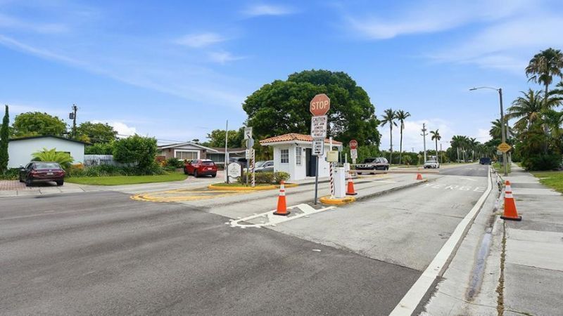 21020 Highland Lakes Boulevard, Miami, FL 33179 Photo