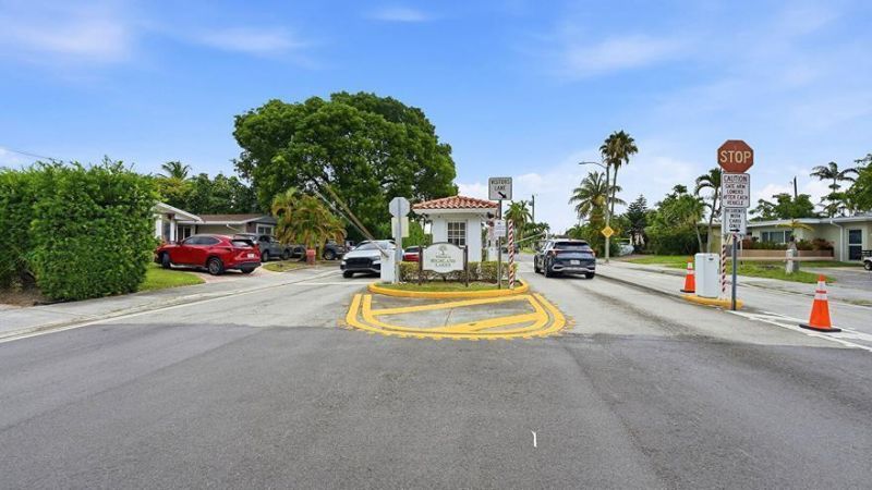 21020 Highland Lakes Boulevard, Miami, FL 33179 Photo