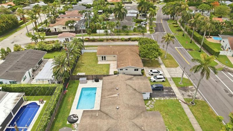 21020 Highland Lakes Boulevard, Miami, FL 33179 Photo