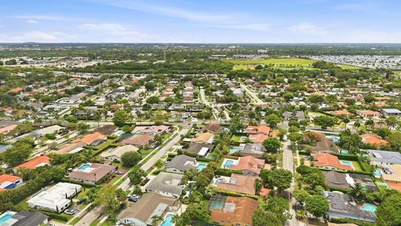 21020 Highland Lakes Boulevard, Miami, FL 33179 Photo