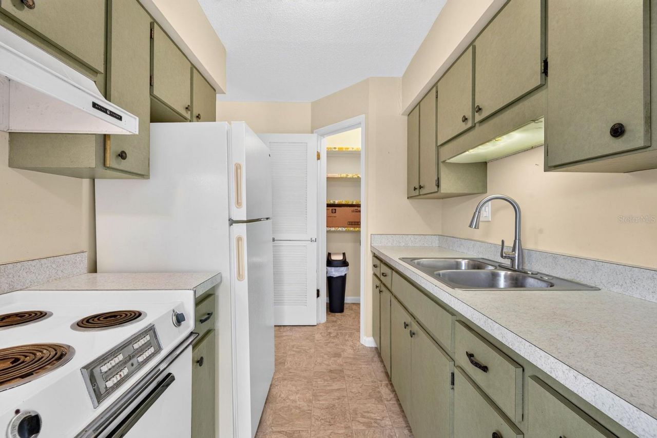 4507 9th Street W, Unit D6, Bradenton, FL 34207 Photo
