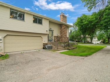 11913 70th Place N, Maple Grove, MN 55369