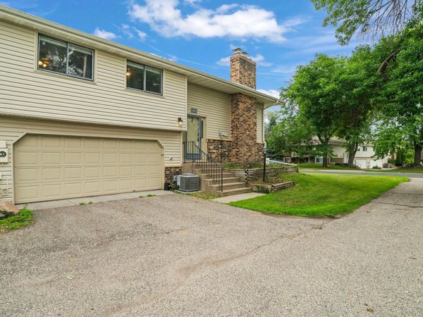 11913 70th Place N, Maple Grove, MN 55369