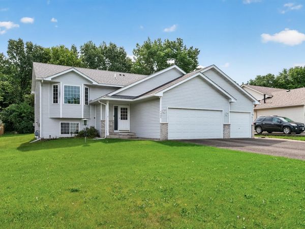 1002 3rd Avenue SW, Isanti, MN 55040