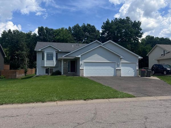 1002 3rd Avenue SW, Isanti, MN 55040