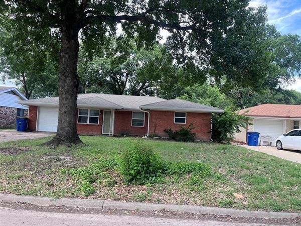 1110 Edgewood, Ennis, TX 75119