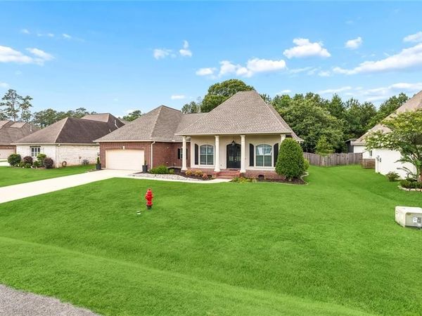 533 BELLE POINTE Loop, Madisonville, LA 70447