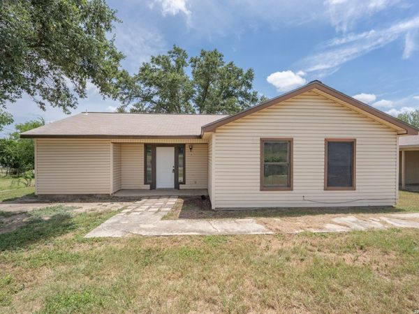 1515 GENEVA ST, Castroville, TX 78009