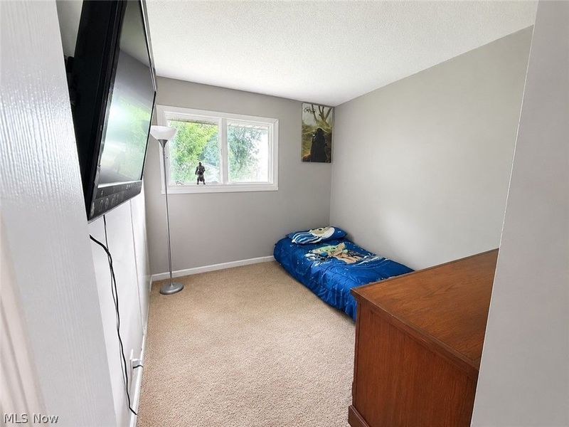 5019 Comstock Drive, Columbus, OH 43232 Photo 6