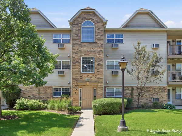 Unit 2D, Round Lake Beach, IL 60073