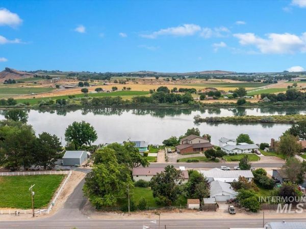 302 River View Dr, Marsing, ID 83639